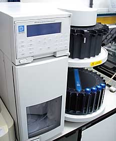 Equipo de extracción acelerada por disolventes.